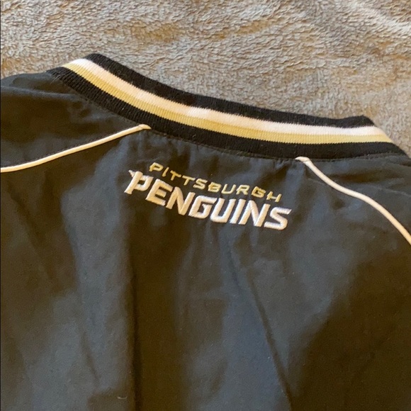 pittsburgh penguins windbreaker pullover - Picture 3 of 3